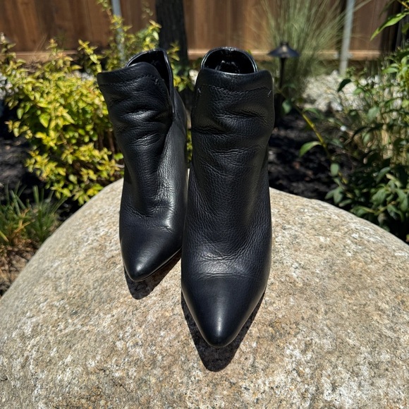 Splendid Cheryl Women's Black Leather Cone Heel Ankle Booties Size 9 Casual - Picture 2 of 8